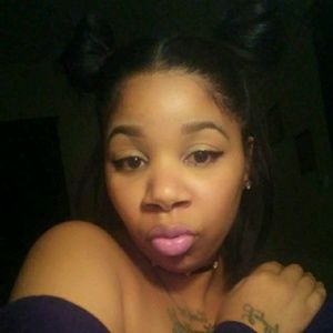 Meet your Posher, Yvette